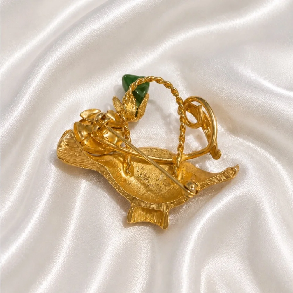 VTG Flower Basket PIN Gold Tone JADE Green STONE FAUX PEARL Sweet!